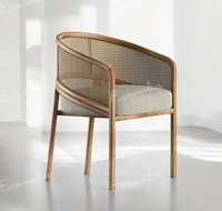 Moderner Tragbarer Rattan-Sessel mit Natürlicher Rattan-Rückenlehne und Gepolstertem Sitz für den Außenbereich in Garten, Park, Schlafzimmer