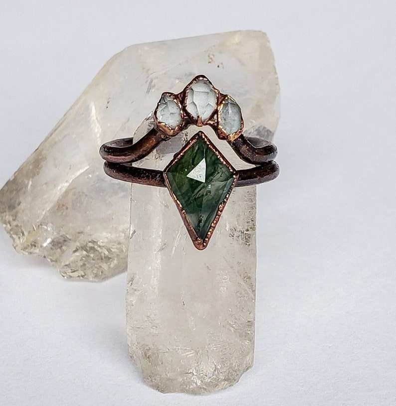 สีเขียว