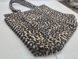 Sac fourre-tout matelassé Kantha en coton fait main, couleur unie, fermeture éclair, été automne, sac à bandoulière, sac de shopping, sac de voyage, vente en gros - Product Image 3