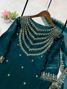 ชุดเสื้อผ้าดีไซเนอร์แบบดั้งเดิมสำหรับงานปาร์ตี้ฤดูร้อน ทำจากผ้าฝ้ายปักลาย วัสดุรีไซเคิล ระบายความชื้น ชุดสلوار คามีซ พร้อมผ้าคลุมไหล่ - Product Image 4