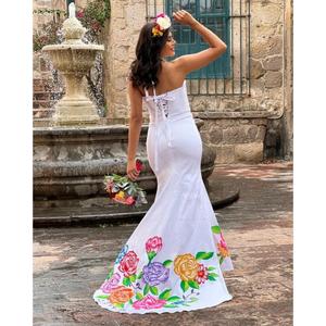 Vestido de Novia Pintado a Mano con Diseño Floral, Estilo Sirena, Arte Folclórico Mexicano, Vestido de Novia Personalizado - Product Image 4