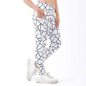 Leggings de mujer con estampado de diseño superior para entrenamiento físico, mallas coloridas personalizadas de alta calidad con estampado de sublimación para mujer - Product Image 3