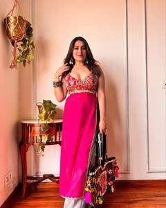 Diseñador de boutique indio High on Demand Sexy Elegante Aspecto impresionante Pink Kurti para Festival especial Ropa de boda para mujer - Product Image 6