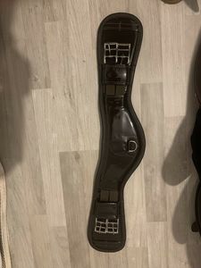 Selle de cheval anglaise de qualité supérieure circonférence de dressage anatomique rembourrage en cuir souple boucles roulées équipement de cheval confortable - Product Image 6