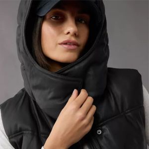 Gilet matelassé noir à capuche durable et léger pour femme | Design moderne pour les tenues d'hiver - Product Image 5