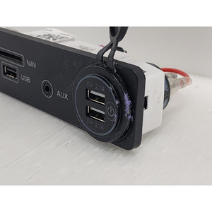 AUX/<b>USB</b> <b>SOCKET</b> JAGUAR XE Series (X760) FK7219C166BC 204DTD (15>) - Product Image 3