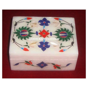 Boîte de rangement de bijoux en incrustation de forme rectangulaire en marbre blanc pur de conception exclusive faite à la main antique à des fins professionnelles - Product Image 1