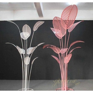 Vintage Metal Color oro Harlow Stand diseñador de lujo 4 niveles macetas de flores decoración del hogar moderno Harlow Stand para la venta - Product Image 2