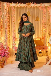 Nouveau déguisement de créateur attrayant pur maslin Anarkali Kurta Pant & Dupatta avec travail imprimé numérique lourd exportateur indien - Product Image 3