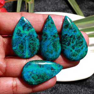 DHORGEMS - Lote de Cristales de Crisocola Azul Natural, Cabujón Suelto, para Curación con Cristales, Fabricación de Joyas Hechas a Mano, Procedente de Rajastán - Product Image 1