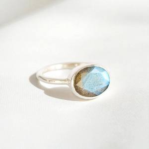 Labradorite naturelle ovale pierre de naissance fait à la main bague plaquée or 8x13 MM pierre précieuse pile bague bijoux bague à bas prix - Product Image 4