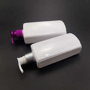 Bouteilles plates rectangulaires en plastique PET blanc personnalisées de 120 ml (4 oz) et 250 ml (8 oz) avec pulvérisateur à pompe, impression sérigraphique, pour shampoing, gel douche, à presser - Product Image 3