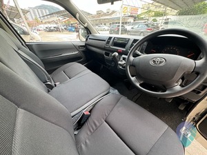 Minibús Toyotai Hiace usado 2022 a la venta, modelo diésel japonés con asientos de cuero, caja de cambios automática Manual, dirección derecha izquierda - Product Image 4