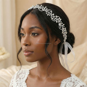 Bridella BHP266-S Bandeau en argent avec strass et perles - Élégant accessoire de tête floral pour mariée, ajustement confortable pour les mariages et les événements formels - Product Image 1