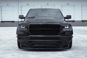 Certifié soigneusement utilisé 2023 R a m 1500 Laramie Night Edition 4x4 - Product Image 2