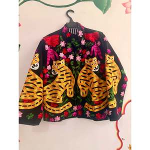 Lady's Black Tiger Embroidered Velvet <b>Jacket</b> Reversible Bomber/Varsity Style Quilted Feature Custom Logo <b>Leather</b> Fur for Autumn - Product Image 1