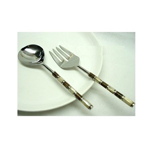 Ensemble de couverts élégants faits à la main pour les restaurants et les hôtels à un prix très abordable avec des revêtements argentés de forme et de taille personnalisées - Product Image 2