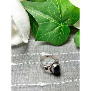 Anillo Coleccionable de Diseño Navajo en Amatista y Plata de Ley - Product Image 4