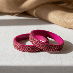 Juego de 2 Brazaletes de Laca con Textura de Diamante Magenta, Brazaletes y Pulseras Premium - Product Image 3