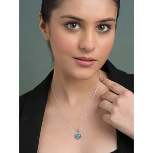 Collier pendentif cœur bleu ciel pour femmes et filles - Argent sterling 925 plaqué rhodium avec technologie d'incrustation de zircone suisse - Product Image 3