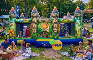 Combo Inflable para Gatos Balorama 4.5x5.5x3m, Parque de Diversiones de PVC, Modelo 90100 de Estambul, Garantía de 2 Años, Unisex, Edades 2-13 - Product Image 1