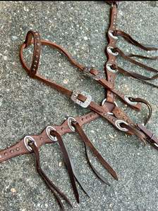 Ensemble de clous en cuir occidental de qualité supérieure fabriqués à la main pour chevaux Équipement d'équitation durable et élégant disponible à la vente depuis l'Inde - Product Image 2