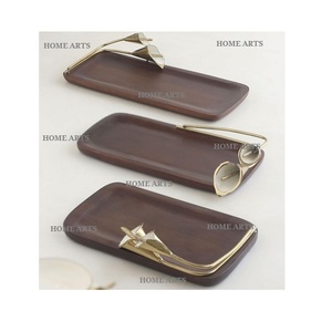 Plateau de service alimentaire en bois avec poignées en feuille d'aluminium Plateau de service à dessert en forme de rectangle de dernière qualité en Inde - Product Image 3