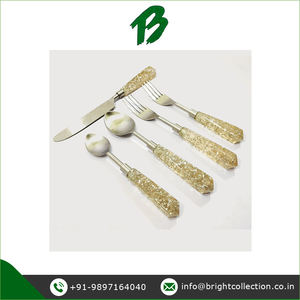 Juego de cubiertos Mango de resina de calidad superlativa Juego de cubiertos pulidos de acero inoxidable dorado disponible para compradores mayoristas - Product Image 4