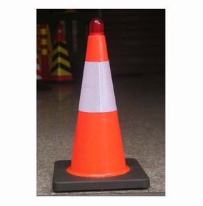 Venta superior Cono de carretera de PC naranja reflectante prismático de alta intensidad de 500mm con seguridad de tráfico de base negra - Product Image 3