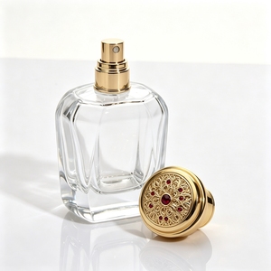 ขวดน้ำหอมดีไซน์หรูทรงเหลี่ยม 100 มล. จากคลังสินค้าขายส่งในสหรัฐอเมริกา EDP EDT ติดทนนาน 12 ชั่วโมง ฝาเกลียวแบบสเปรย์ แก้วสแตนเลส - Product Image 1