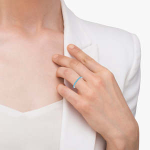 Anillo Apilable de Oro Blanco de 14K, Media Eternidad, con Incrustaciones de Topacio Azul Fino de 0.65ct, Gema Real para Hombre - Product Image 4