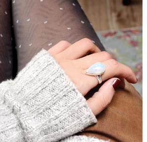 แหวนพลอยมูนสโตนสีรุ้ง925ทึบสไตล์โบโฮประดับพลอยรูปหยดน้ำตาแบบเรียบง่ายเครื่องประดับสำหรับผู้หญิง - Product Image 6