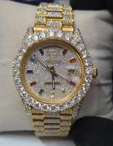 Reloj de Hip-Hop con Diamantes de Arcoíris, Movimiento de Cuarzo, Cristal de Alta Calidad, Acero Inoxidable con Incrustaciones de Moissanita Hechas a Mano - Product Image 2