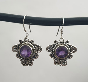 Pierre précieuse d'améthyste violette naturelle en argent sterling 925 boucles d'oreilles de fête bijoux faits à la main dernière conception fournisseurs en vrac - Product Image 4
