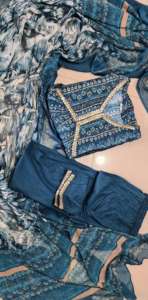 Dernières tenues de soirée de créateurs Automne rayonne soie 3 pièces Alia Cut Digital imprimé Kurta Pant et Dupatta au prix de gros - Product Image 6