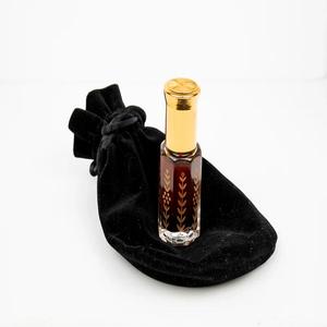 Embrace the Richness of Genuine Vintage Aged Oud <b>Perfume</b> - Product Image 1