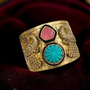 Brazalete de Kada con diseño de pavo real Indio, pulsera de latón chapada en oro con piedras coloridas para mujer, joyería de imitación étnica Mohini Gold - Product Image 1