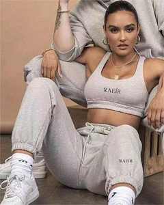 Conjunto de Joggers de Felpa de Algodón Cómodos para Mujer, con Logotipo Personalizado Bordado Vintage, de Alta Calidad, 2 Piezas, Top Corto y Pantalones con Botones de Encaje - Product Image 2