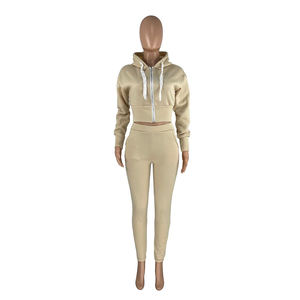 Ensemble de survêtement court pour femmes tenue de jogging d'entraînement de qualité supérieure sweat à capuche avec logo personnalisé pour le fitness - Product Image 4