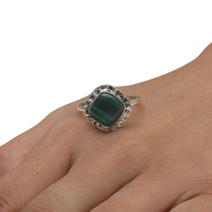 Anillo de Plata de Ley 925 Estilo Boho con Piedra Preciosa de Malaquita, Joyería Hecha a Mano, Anillo de Plata para Mujer, Regalo de Boda para Ella - Product Image 1