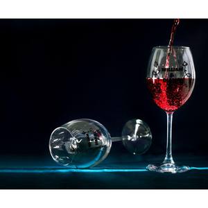 GRAN DESCUENTO Copa de Vino Hecha a Mano con Diseño Clásico Moderno y Curva Elegante, Ecológica y con Empaque Personalizable - Product Image 1