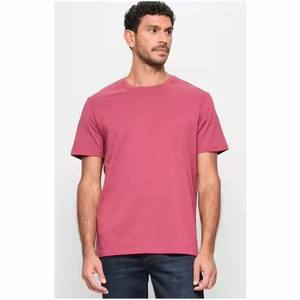 T-shirt de sport pour homme en polyester léger 100% avec logo personnalisé, respirant, à séchage rapide, pour le badminton, la course à pied - Product Image 2