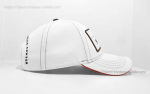Gorra Trucker de Poliéster Personalizada OEM/ODM, Diseño de Logotipo con Parche Bordado Rectangular Grande, Fabricante Profesional - Product Image 2