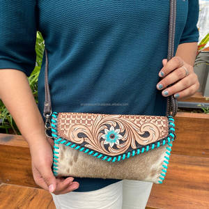 Diseño de sobre de cuero de vaca real con herramientas de estilo vintage, monedero espacioso, vaquera occidental, Mini bolso bandolera espacioso de cuero genuino - Product Image 2