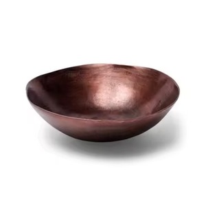 El tazón de cobre puro hecho a mano es una celebración de la tradición, el arte y la calidad duradera. - Product Image 6