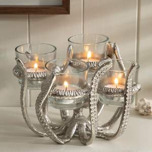 Charmant porte-bougie en aluminium en forme de pieuvre, parfait pour embellir les tables à manger, les étagères et les présentoirs décoratifs - Product Image 6