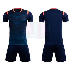 Uniforme de Fútbol con Cintura Elástica, Transpirable y Ligero, 100% Poliéster, Diseñado para Jugadores Adultos Masculinos - Product Image 1