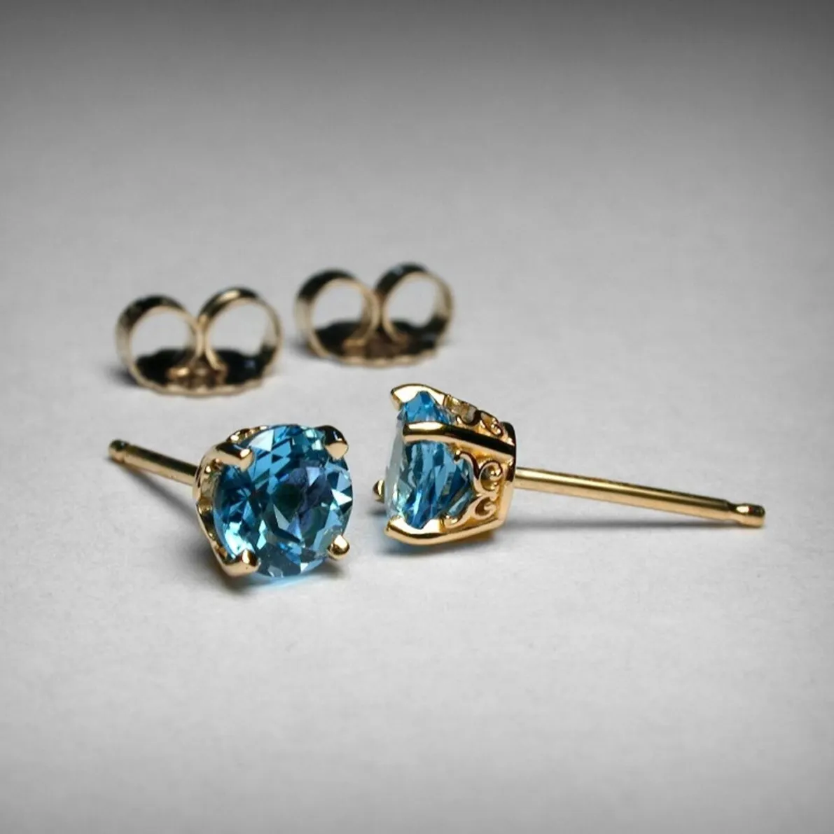 Desain baru anting-anting batu permata Topaz biru alami bentuk bulat perhiasan modis grosir Online batu permata perak murni 925
