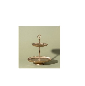Soporte clásico de chocolate de metal antiguo para servir dulces, cupcakes y muffins en reuniones formales y festivas - Product Image 2