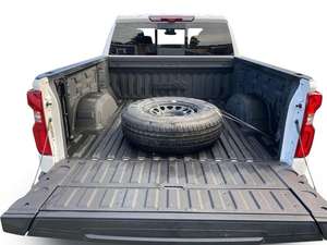 Camioneta V8 de Tamaño Completo 2025, 426HP, Transmisión Automática, GLP, Doble Cabina, Vehículo Utilitario 4x4, Autonomía de 601-700 km, Batería de 90-110 kWh - Product Image 4